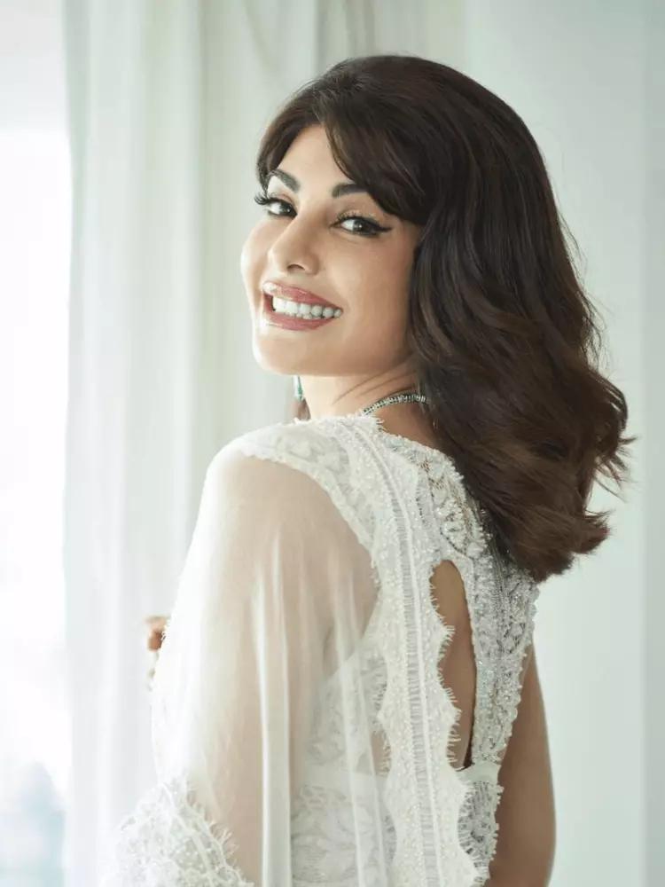 /assets/images/celeb/jacqueline1.webp
